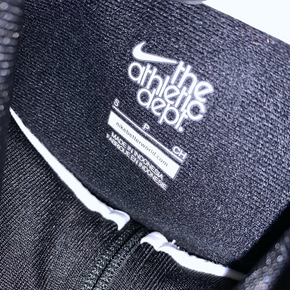 Nike Training Jacket - Picture 2 of 3